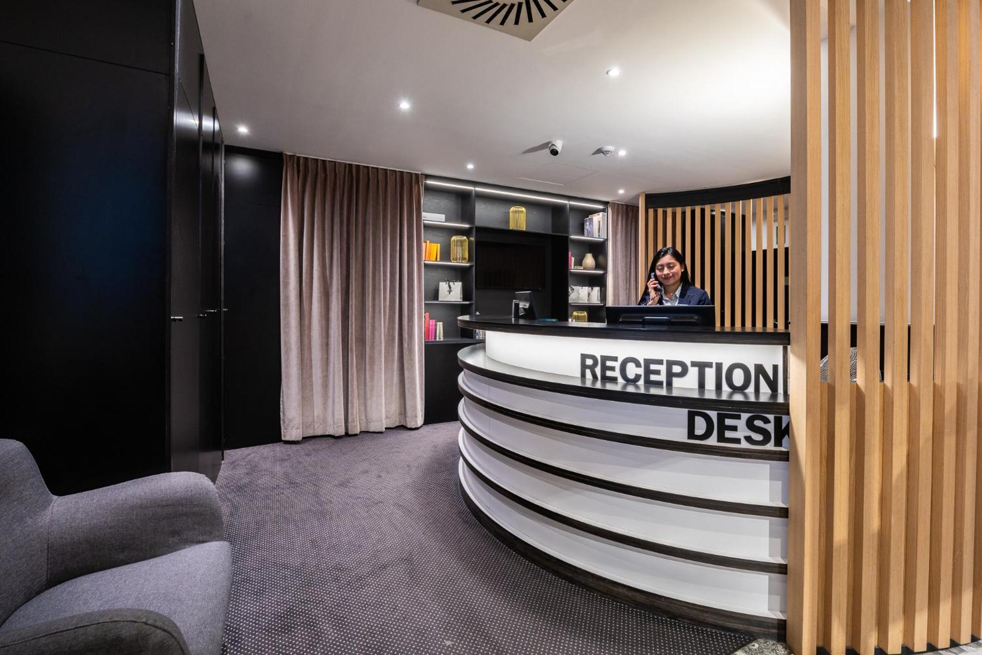 Aris Grand Place Hotel Brussels Exterior photo